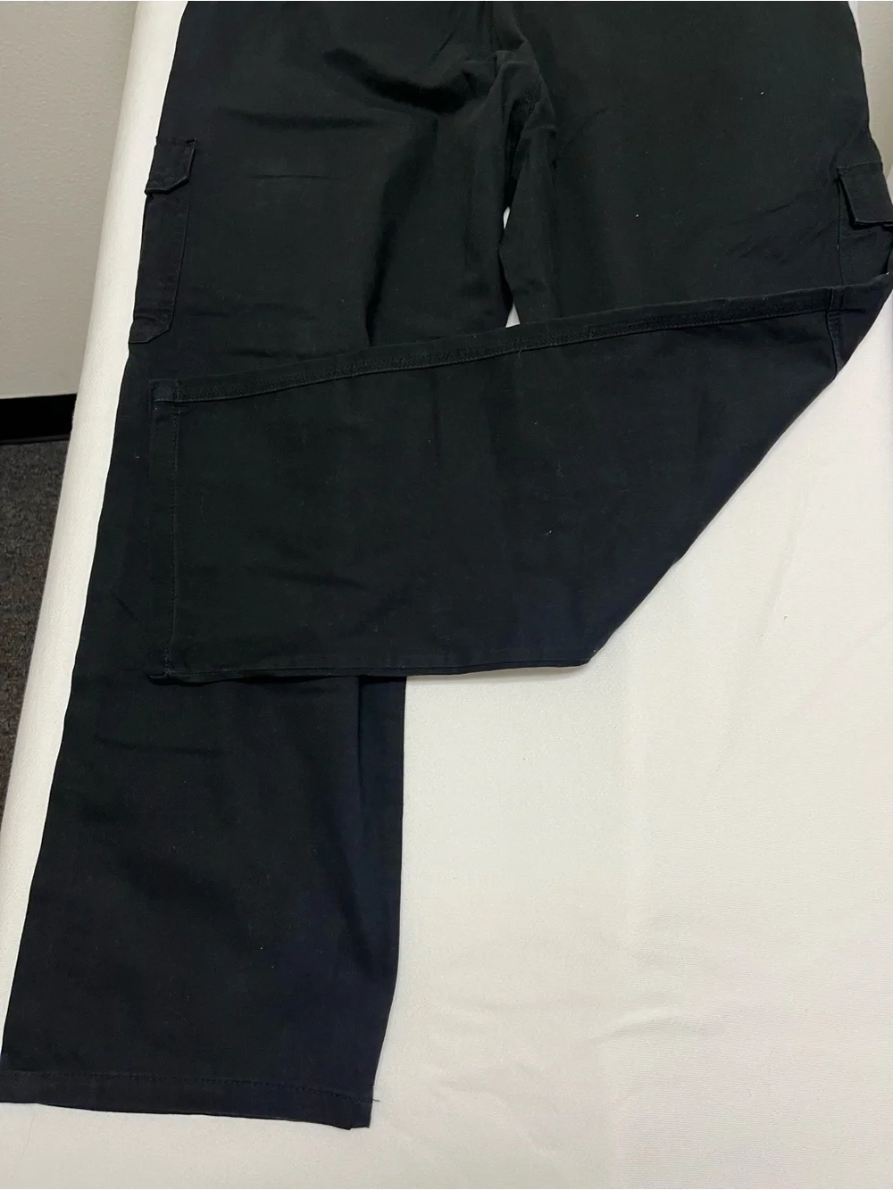 Wrangler Men’s Relaxed Fit Black Pants NWT 38x30 Epic Soft Straight Leg - Picture 7 of 8
